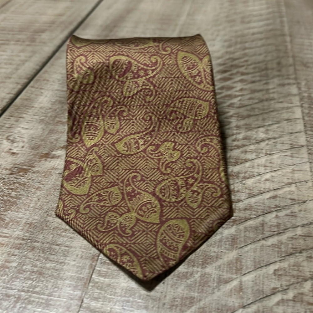 JOSEPH ABBOUD Silk Men's Necktie Vintage Luxury Designer PAISLEY Gold/Maroon EUC